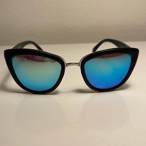 Perverse Cateye Sunglasses without case